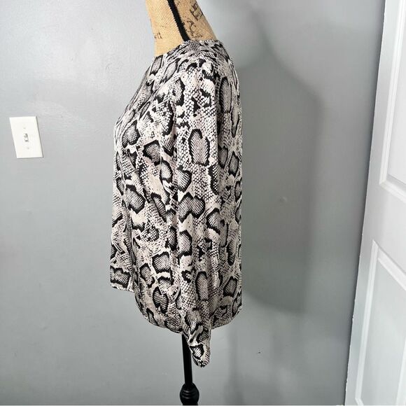 Sz 38 (Large) PAULE KA Light Pastel Gray Snake Print Blouse - Picture 5 of 9